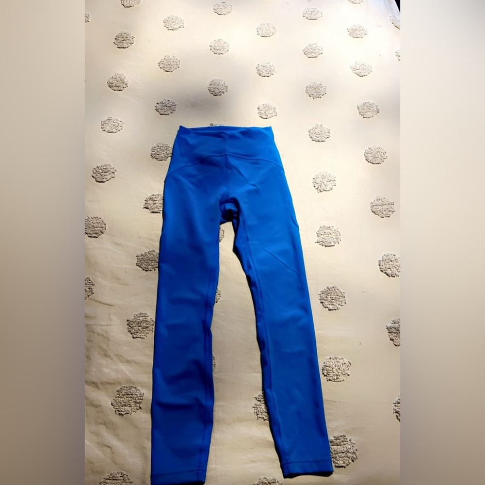 NO LONGER ON WEBSITE LULULEMON POOLSIDE BLUE LEGGINGS💙💙